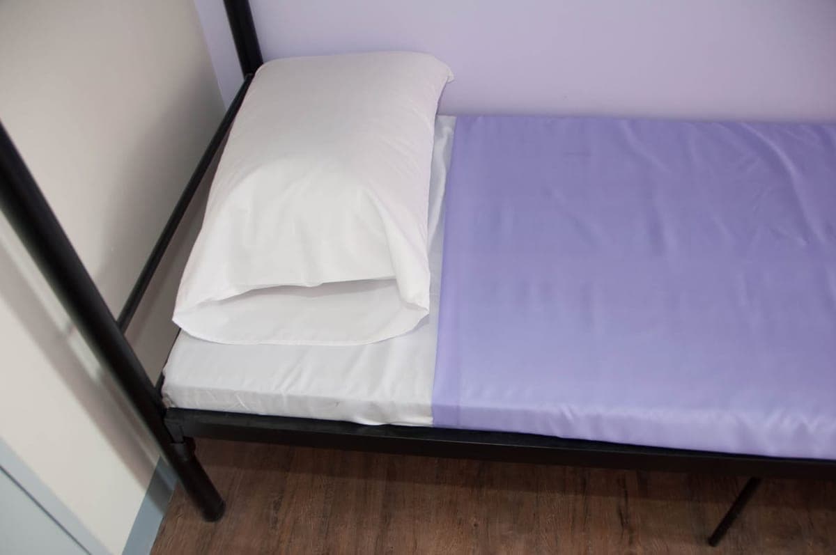 Female Ladies Bedspace Makati - photo 3