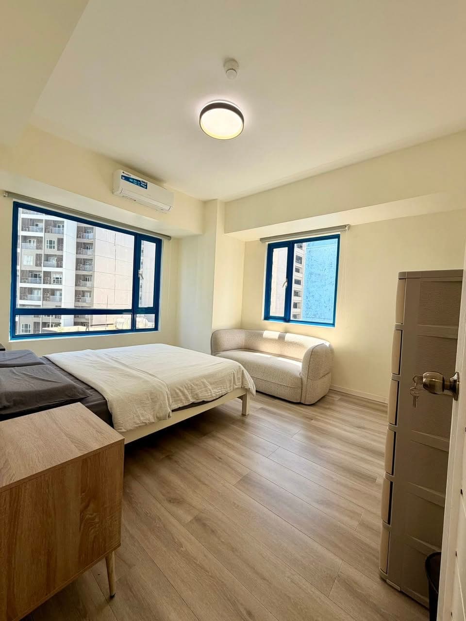 READ!!AVAILABLE FOR VIEWING! NEWLY RENOVATED 2br and 2t&b 63sqm with balcony; now@40k only! - photo 4