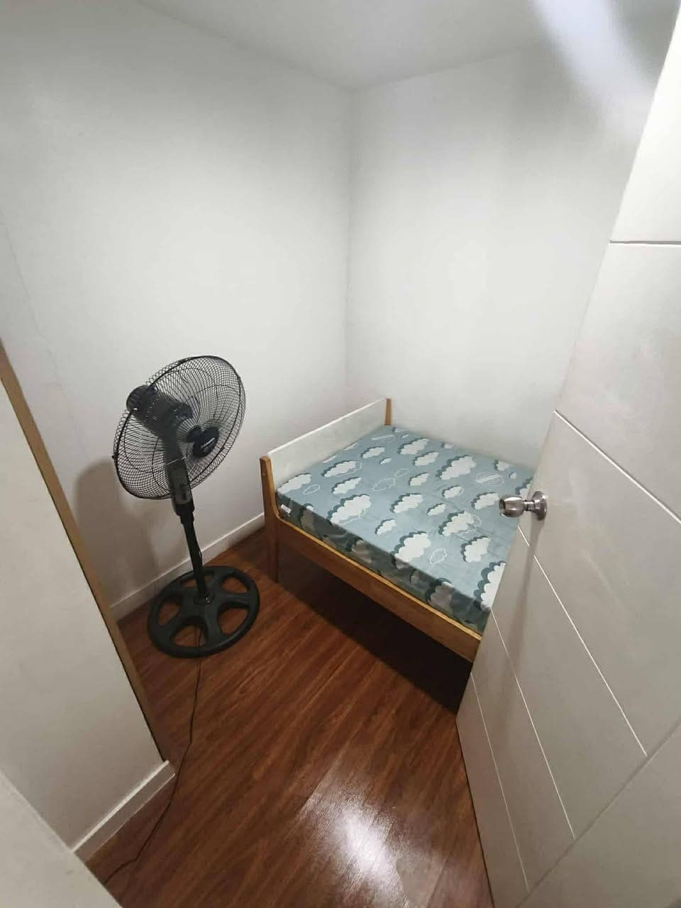 3 bedroom CONDO SHARING available - photo 4