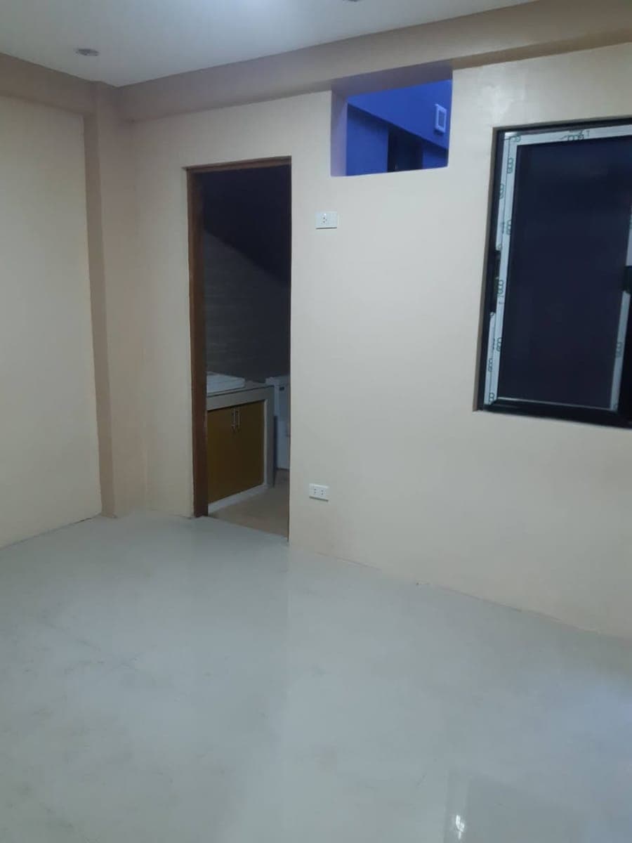 ₱25,000 MONTHLY RENT FOR 3-STOREY HOUSE IN LAS PIÑAS CITY! - photo 4