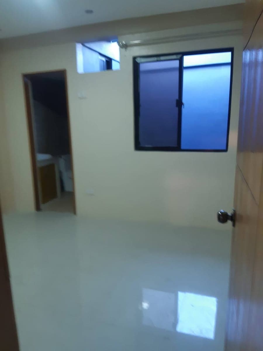 ₱25,000 MONTHLY RENT FOR 3-STOREY HOUSE IN LAS PIÑAS CITY! - photo 5