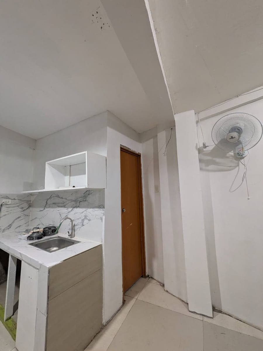 ✨SPACIOUS FEMALE-ONLY BEDSPACE | ALL-INCLUSIVE RENT✨ - photo 3