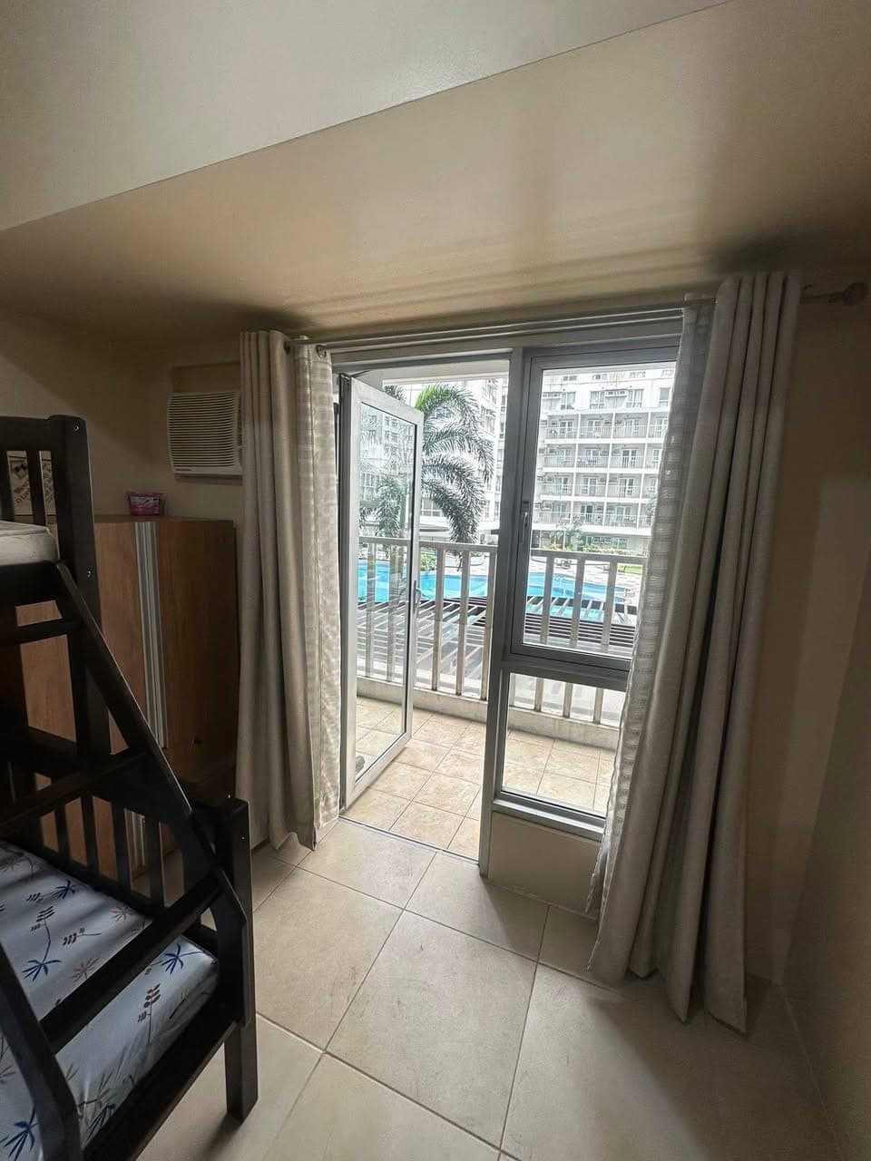 𝐅𝐎𝐑 𝐑𝐄𝐍𝐓: STUDIO UNIT WITH BALCONY | FULLY FURNISHED - photo 5