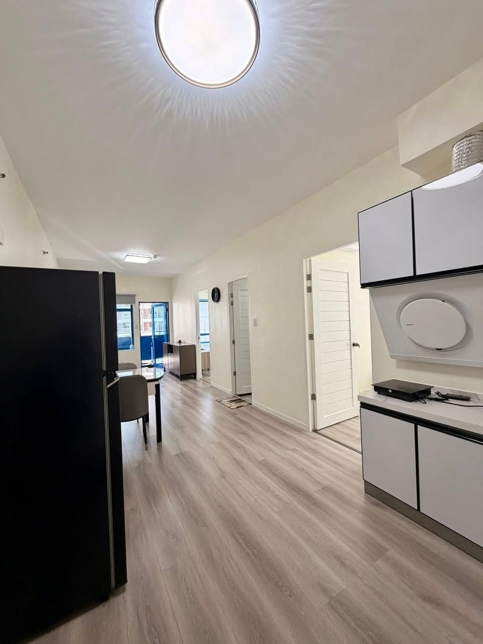 READ!!AVAILABLE FOR VIEWING TOMORROW! NEWLY RENOVATED 2br and 2t&b 63sqm with balcony; now@40k only! - photo 4