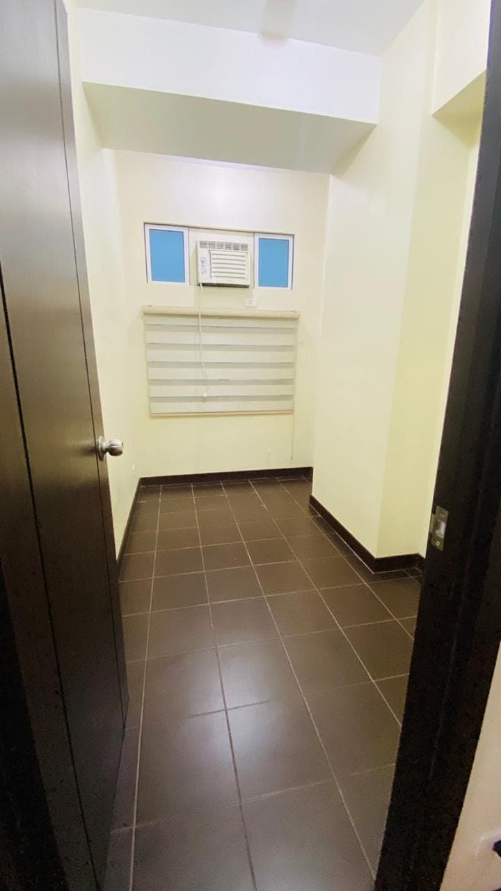 **2BR unit for rent. San Lorenzo Place Makati.** - photo 4