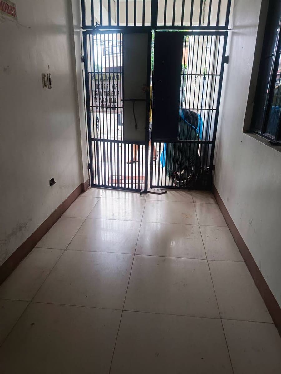 Apartment bldg for rent along dona josefa village las pinas 2bedroom apartment ground floor at secon... - photo 2