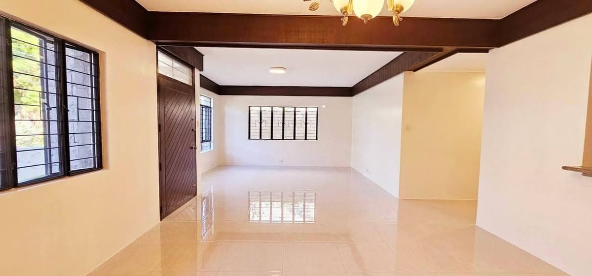 HOUSE FOR RENT - photo 2