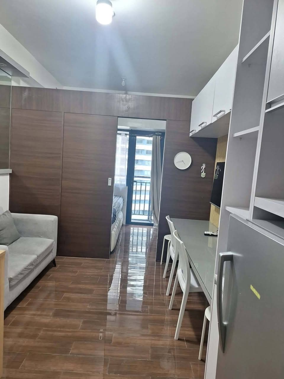 Air Residence Makati Condo Rent - photo 1