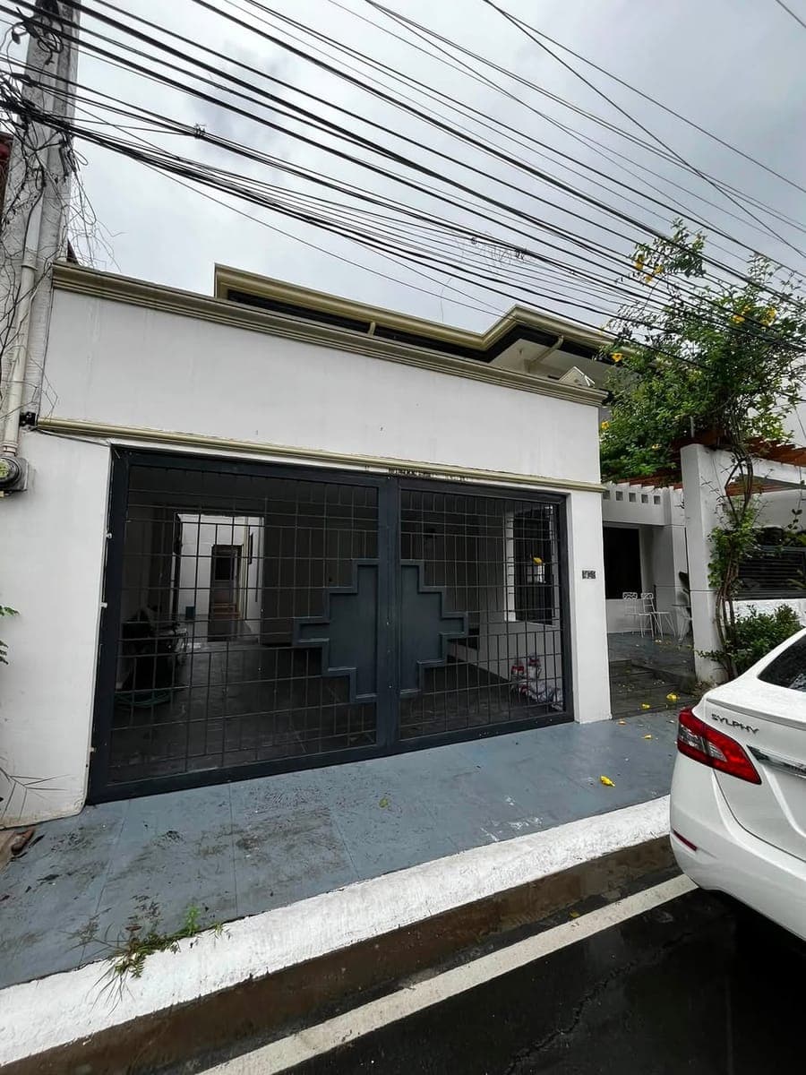 House for RENT in BF Homes Parañaque. (Fully Furnished) - photo 1