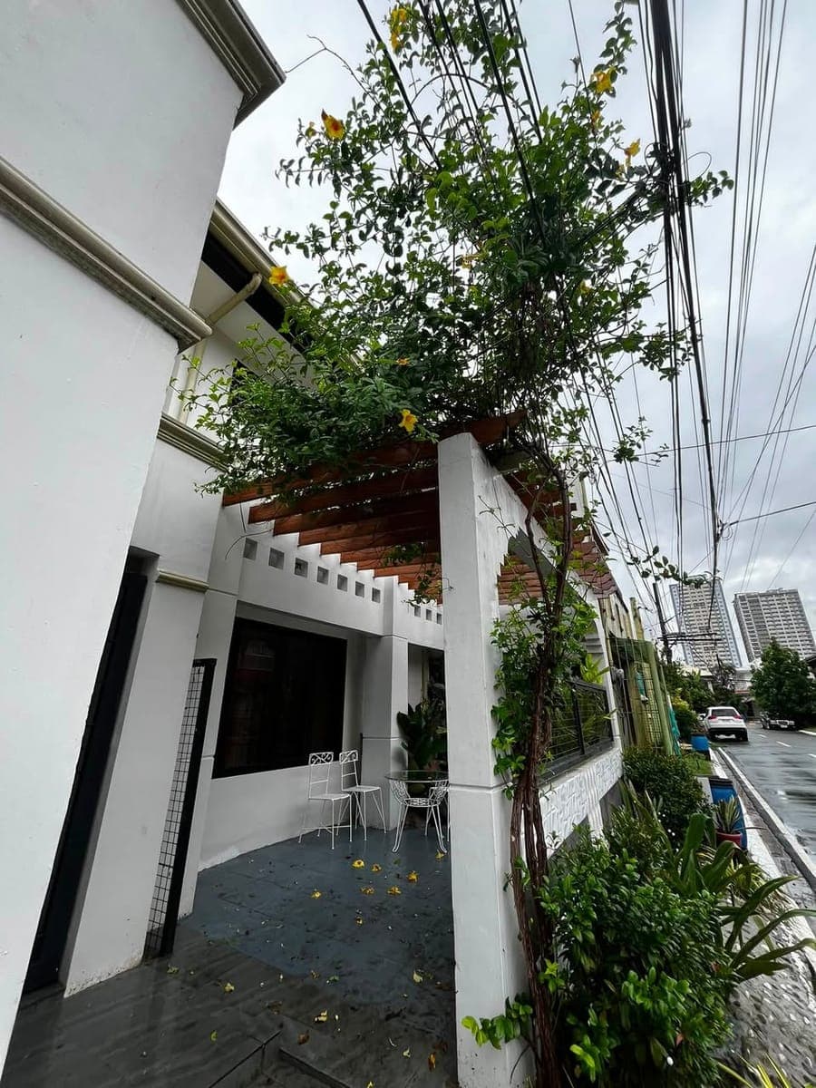 House for RENT in BF Homes Parañaque. (Fully Furnished) - photo 2