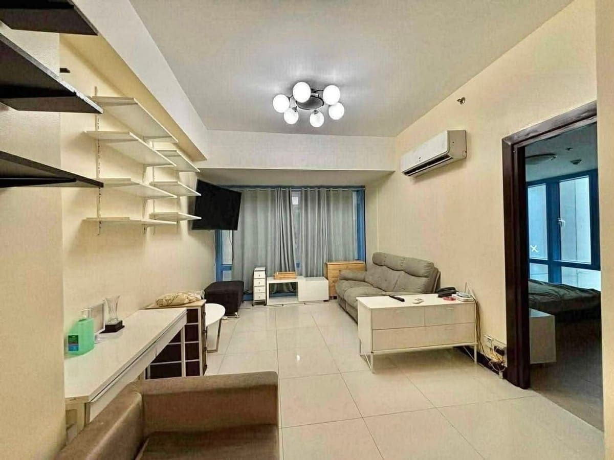 1-BEDROOM CONDO UNIT FOR RENT IN TWO CENTRAL MAKATI ‼️ - photo 1