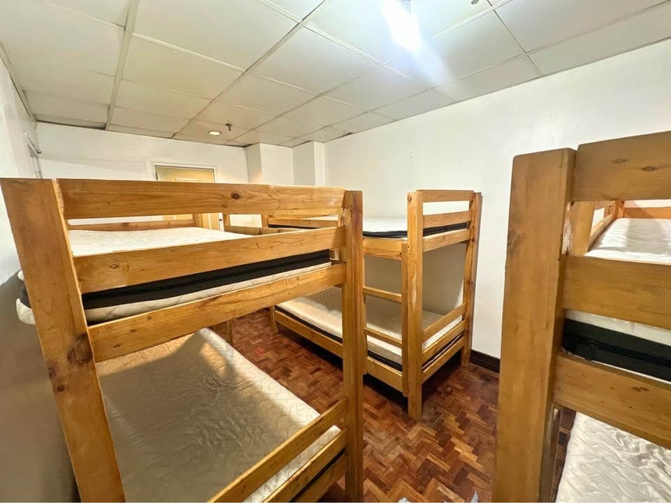 Palm Towers near Makati Med- 1 Bedroom Unit (allowed 6 Pax) - photo 5