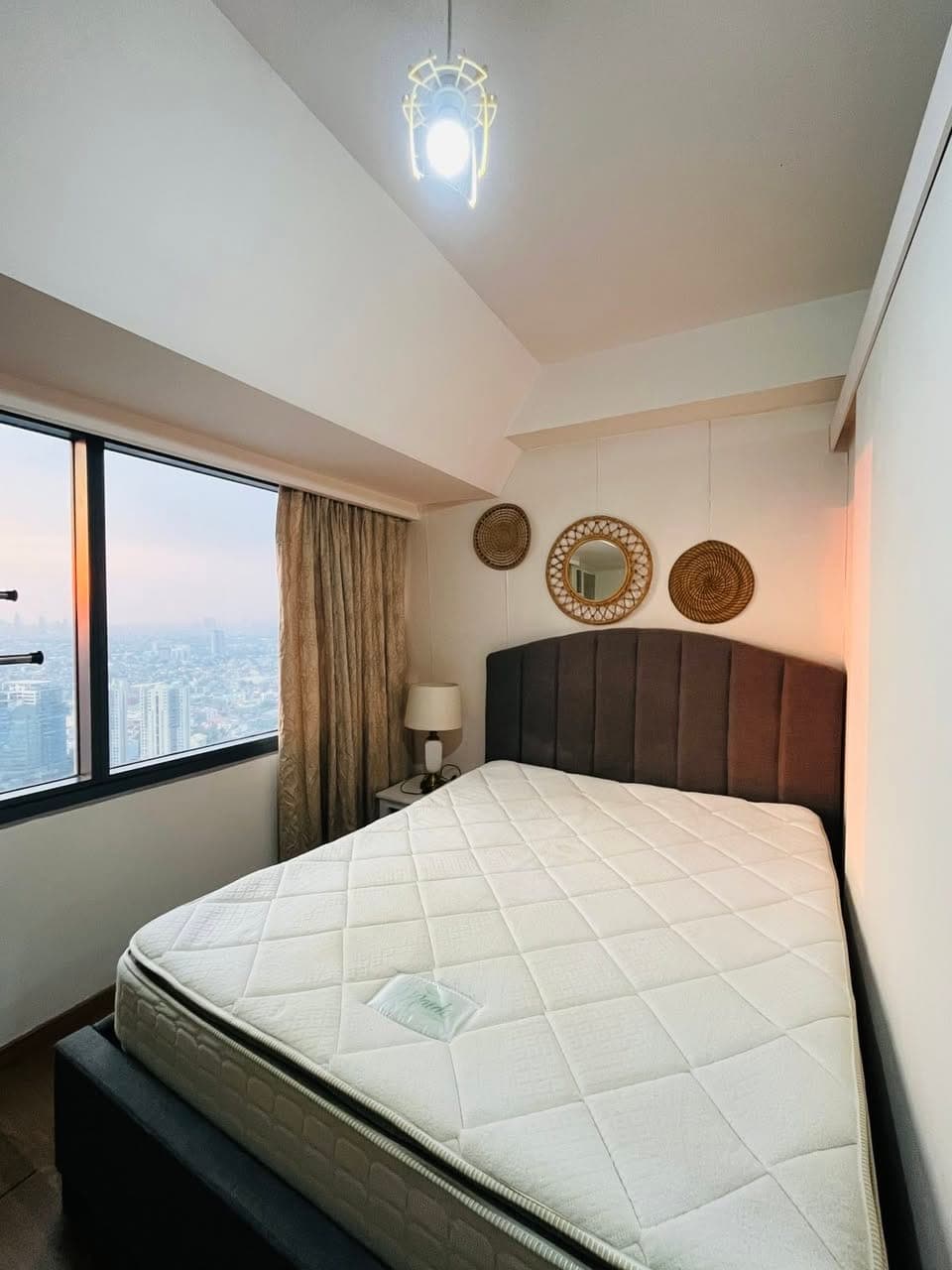 FOR LEASE: - photo 1
