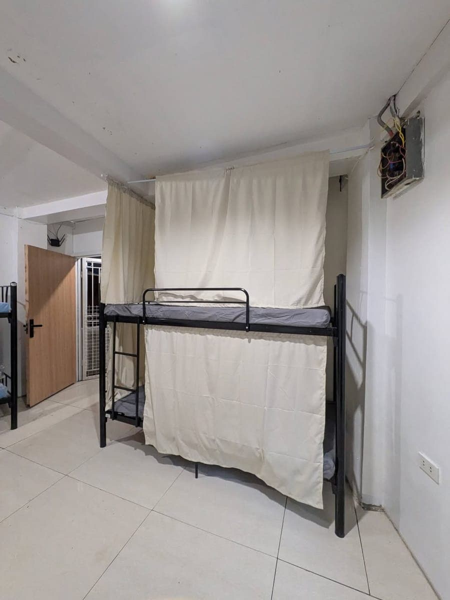 ✨ SPACIOUS FEMALE-ONLY BEDSPACE | ALL-INCLUSIVE RENT ✨ - photo 4