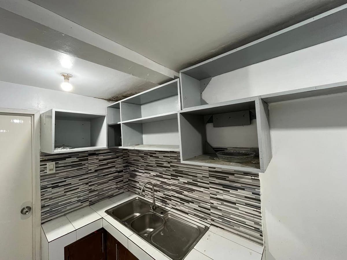 LOOKING FOR : - photo 1