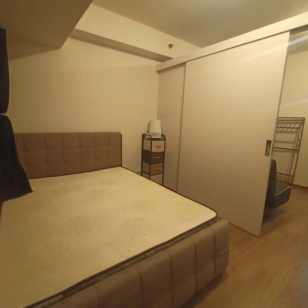 FOR LEASE: 1BR Furnished Unit at The Rise Makati - photo 2