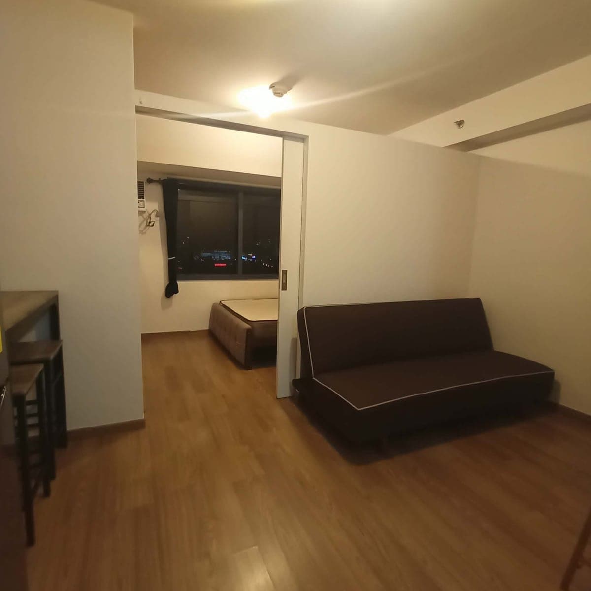 FOR LEASE: 1BR Furnished Unit at The Rise Makati - photo 4
