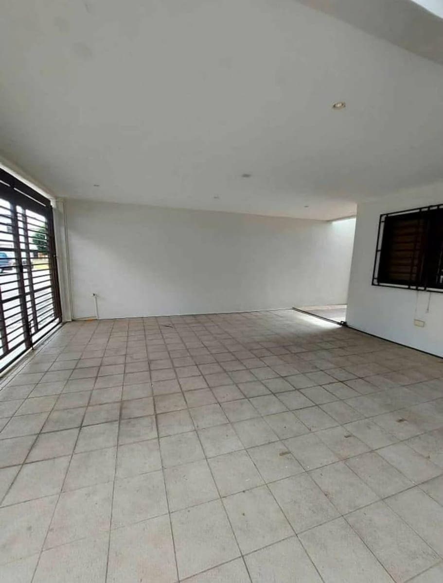 HOUSE FOR RENT IN BF INTERNATIONAL - photo 2