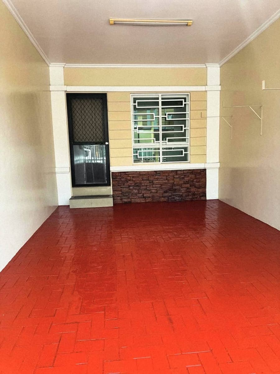 3-BR Townhouse for RENT. - photo 1