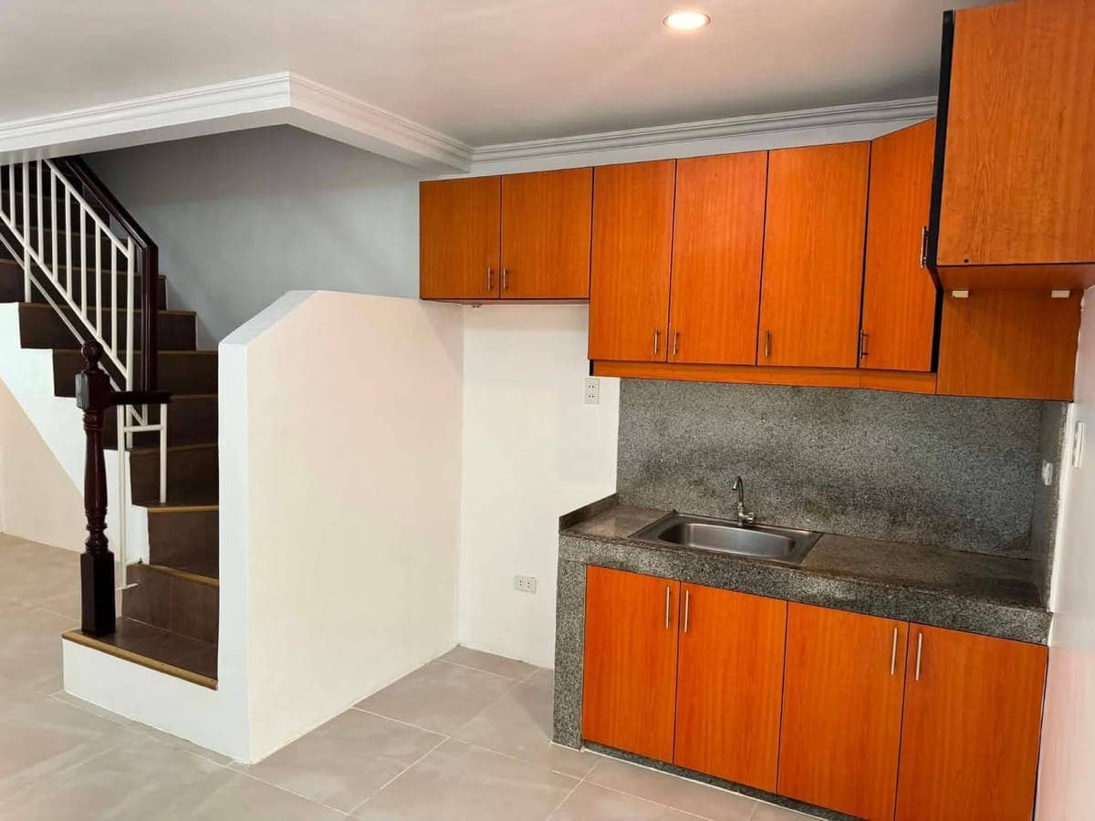 3-BR Townhouse for RENT. - photo 3