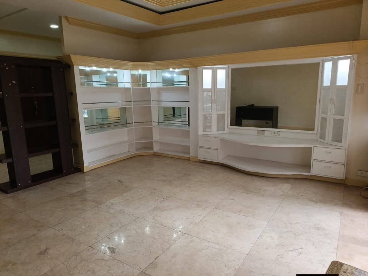For Rent - photo 1