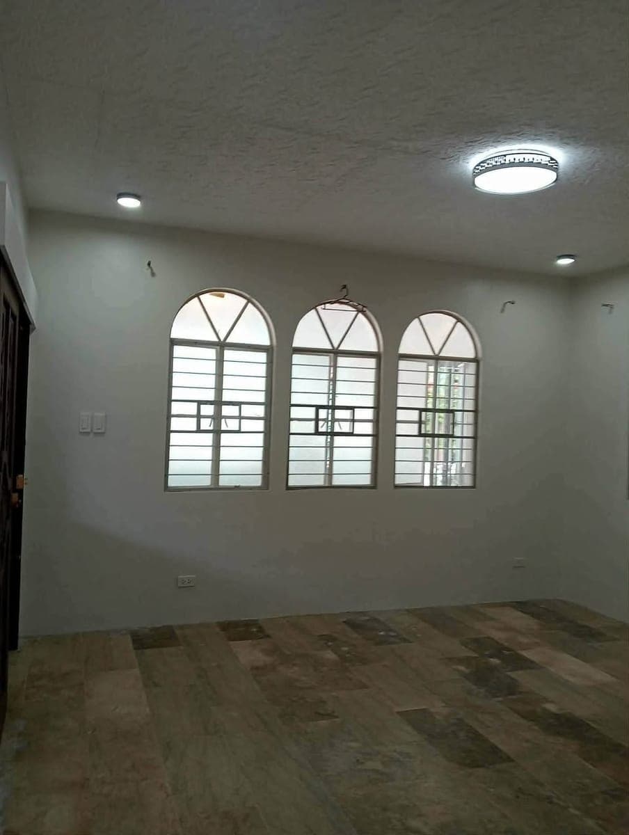 Bungalow house for rent with garage - photo 2