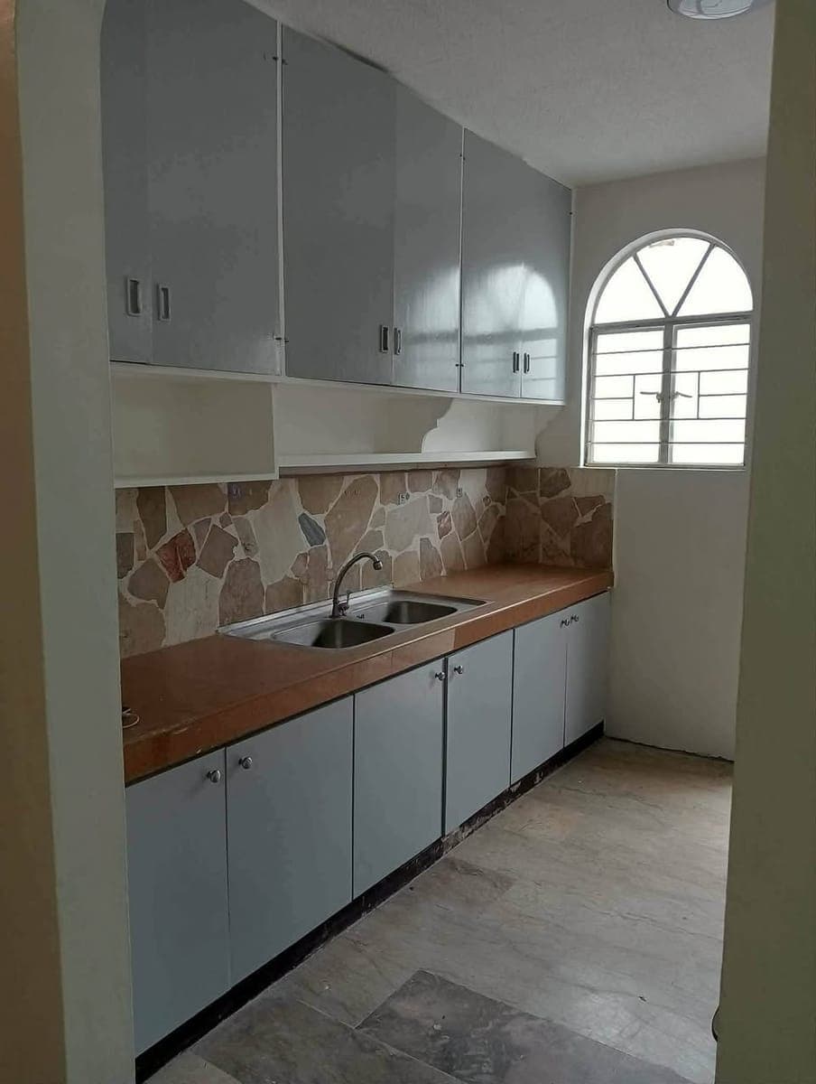 Bungalow house for rent with garage - photo 4