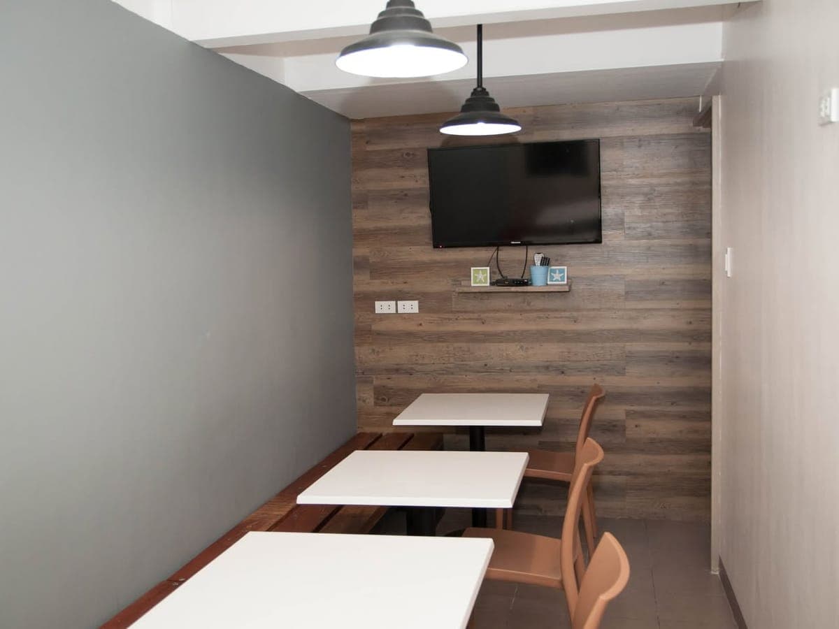 # Female Ladies Bedspace Makati - photo 1