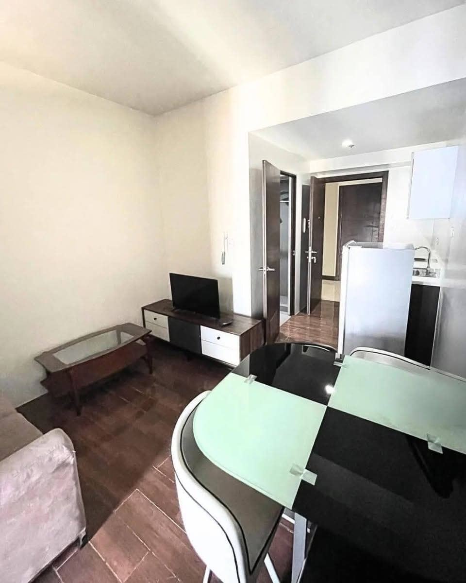 Be the very first tenant to live in this newly turned-over unit. Check out this highly affordable pr... - photo 2