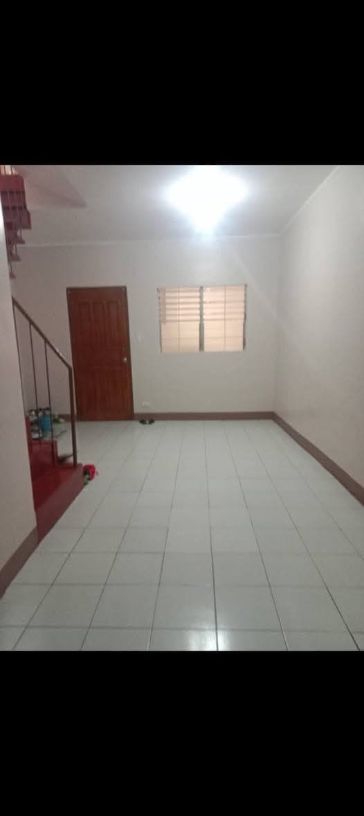House for rent Manuela 4g las pinas - photo 2