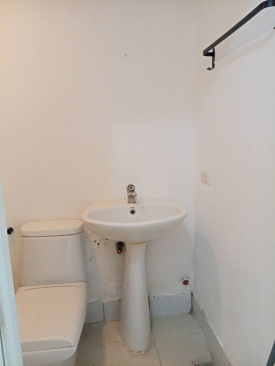 ✨ FOR LEASE – Studio Unit in BELTON PLACE Condominium ✨ - photo 3