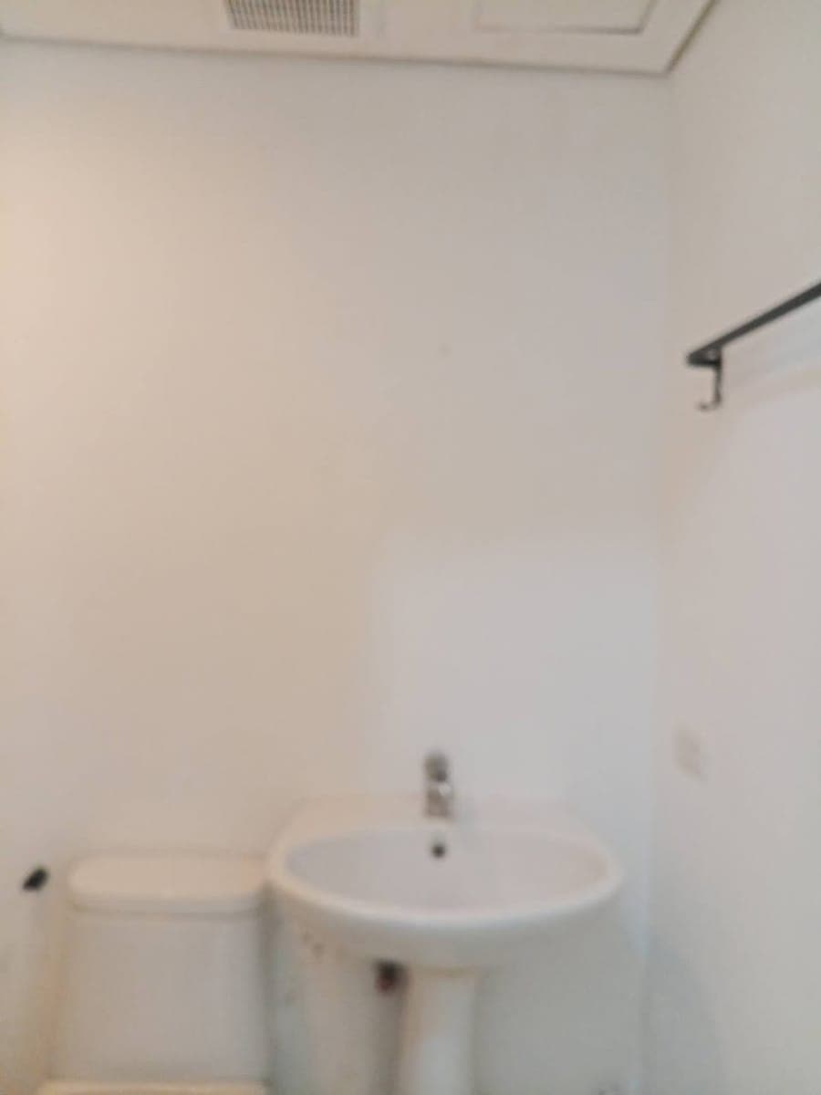 ✨ FOR LEASE – Studio Unit in BELTON PLACE Condominium ✨ - photo 4