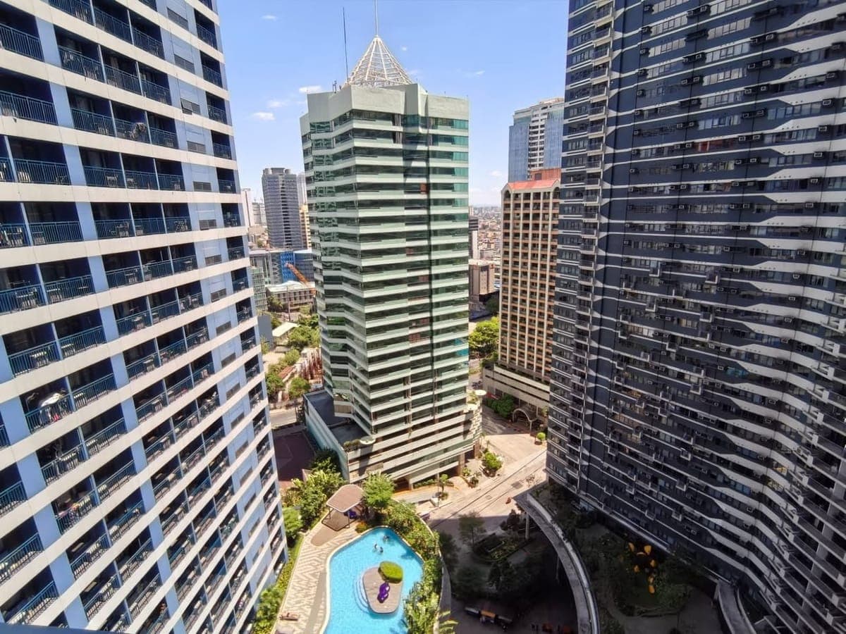 🏙️ 1BR Unit with Balcony - photo 1