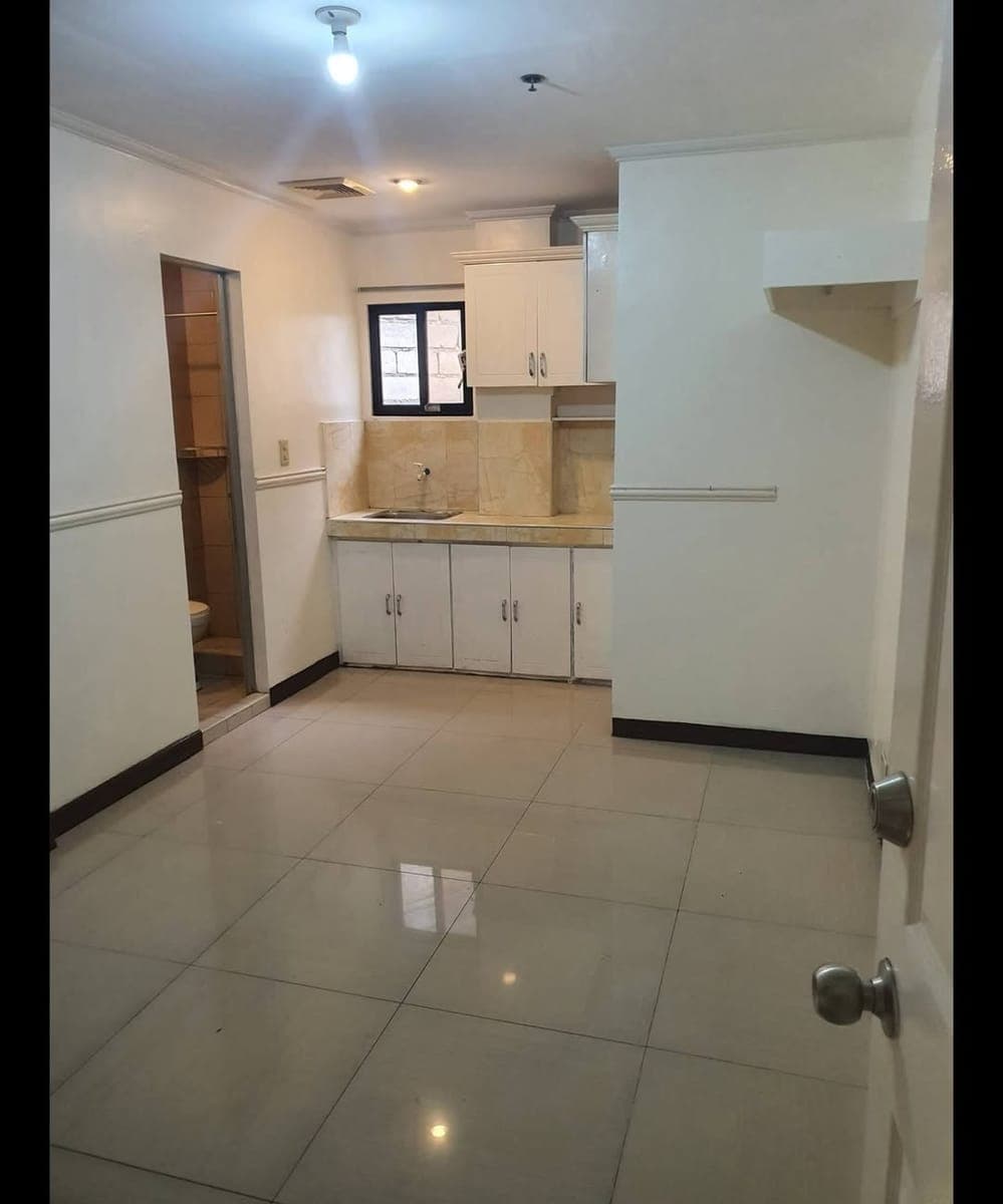 Room for rent in brgy bangkal studio type own cr and kitchen near edsa and magallanes 1 ride to ayala... - photo 3