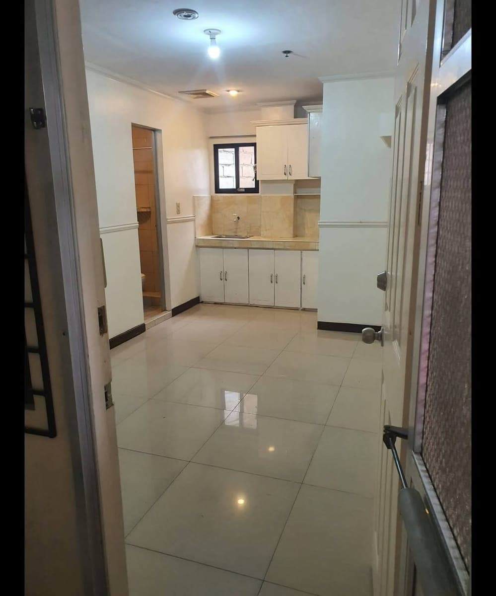 Room for rent in brgy bangkal studio type own cr and kitchen near edsa and magallanes 1 ride to ayala... - photo 4