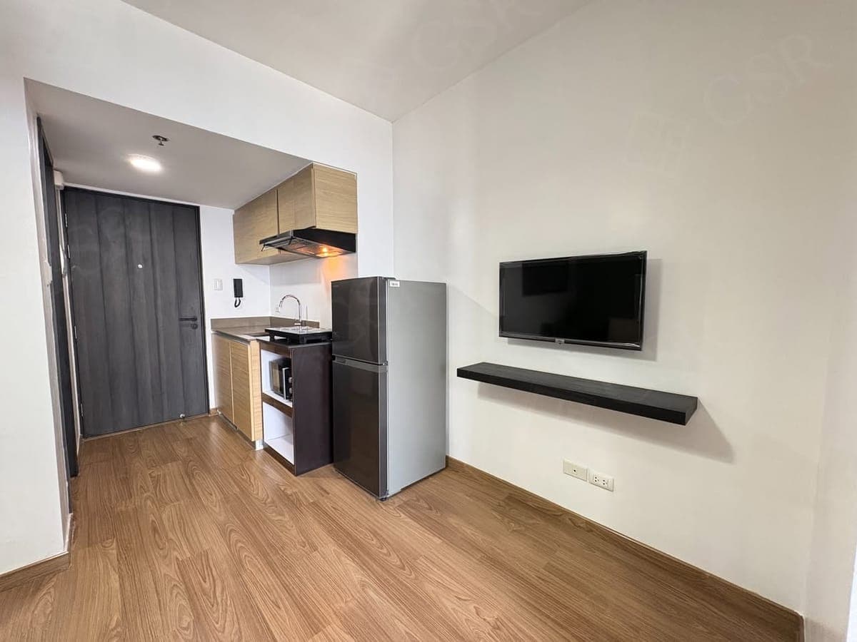 **Fully Furnished One Bedroom Unit For Lease at The Rise Makati ** - photo 5