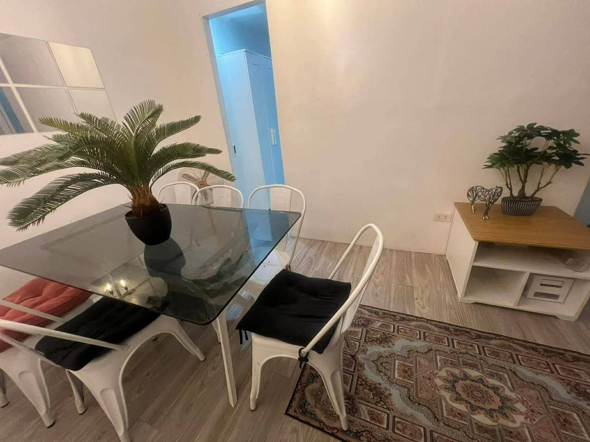 For Rent in Salcedo Village, Makati City Classica Condominum (ER624) - photo 1