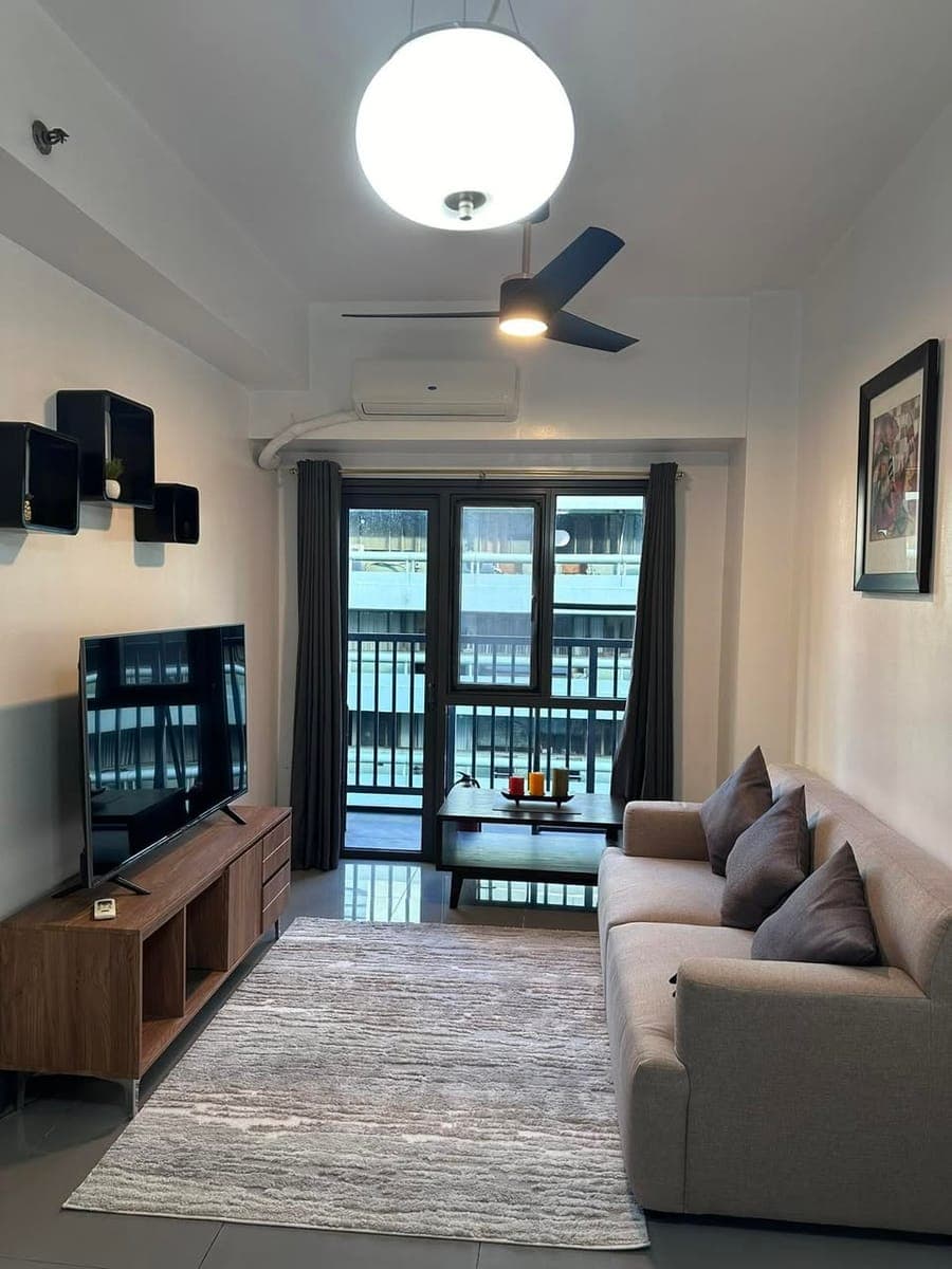 FOR LEASE: - photo 1