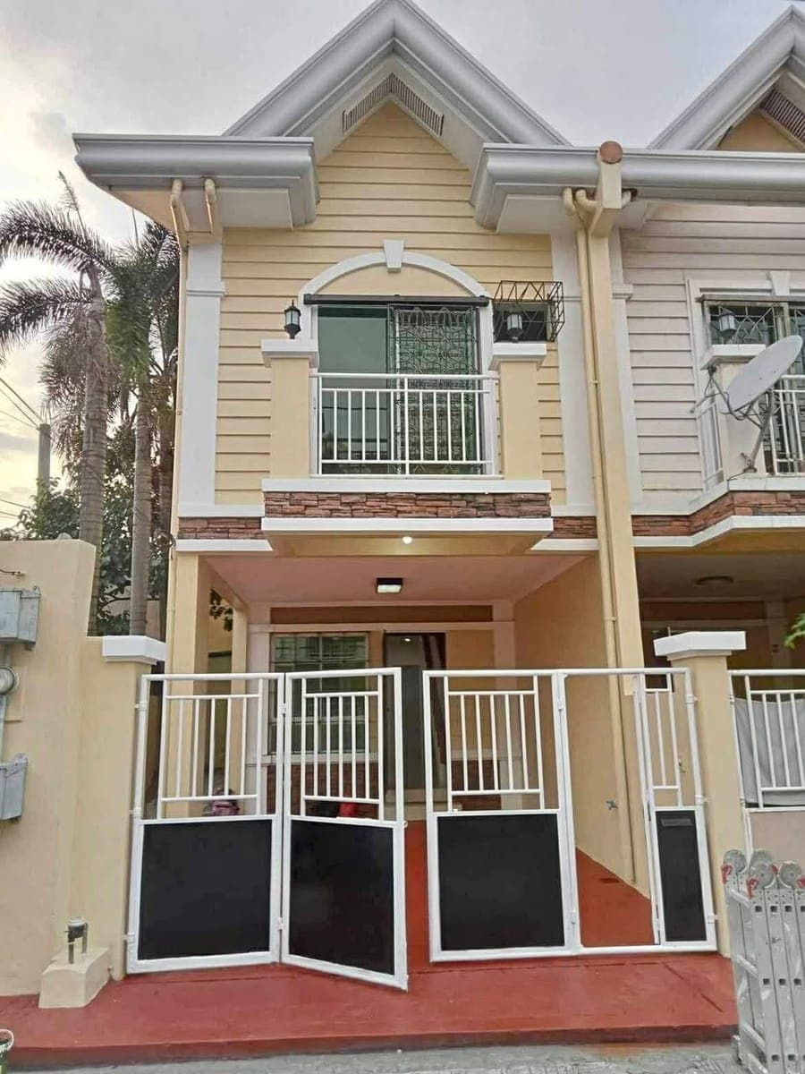 Corner Lot Townhouse For RENT/ LEASE - photo 2