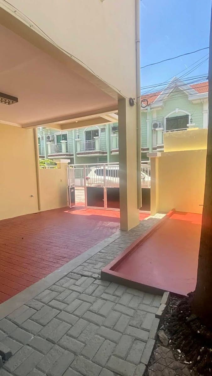 Corner Lot Townhouse For RENT/ LEASE - photo 3