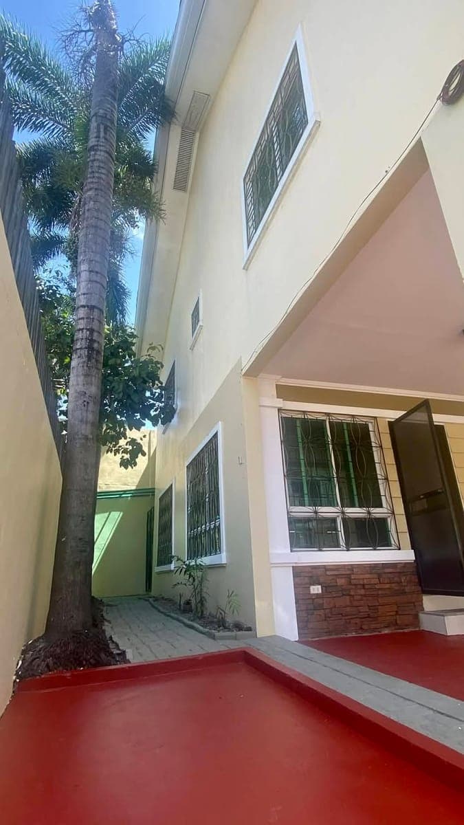 Corner Lot Townhouse For RENT/ LEASE - photo 4