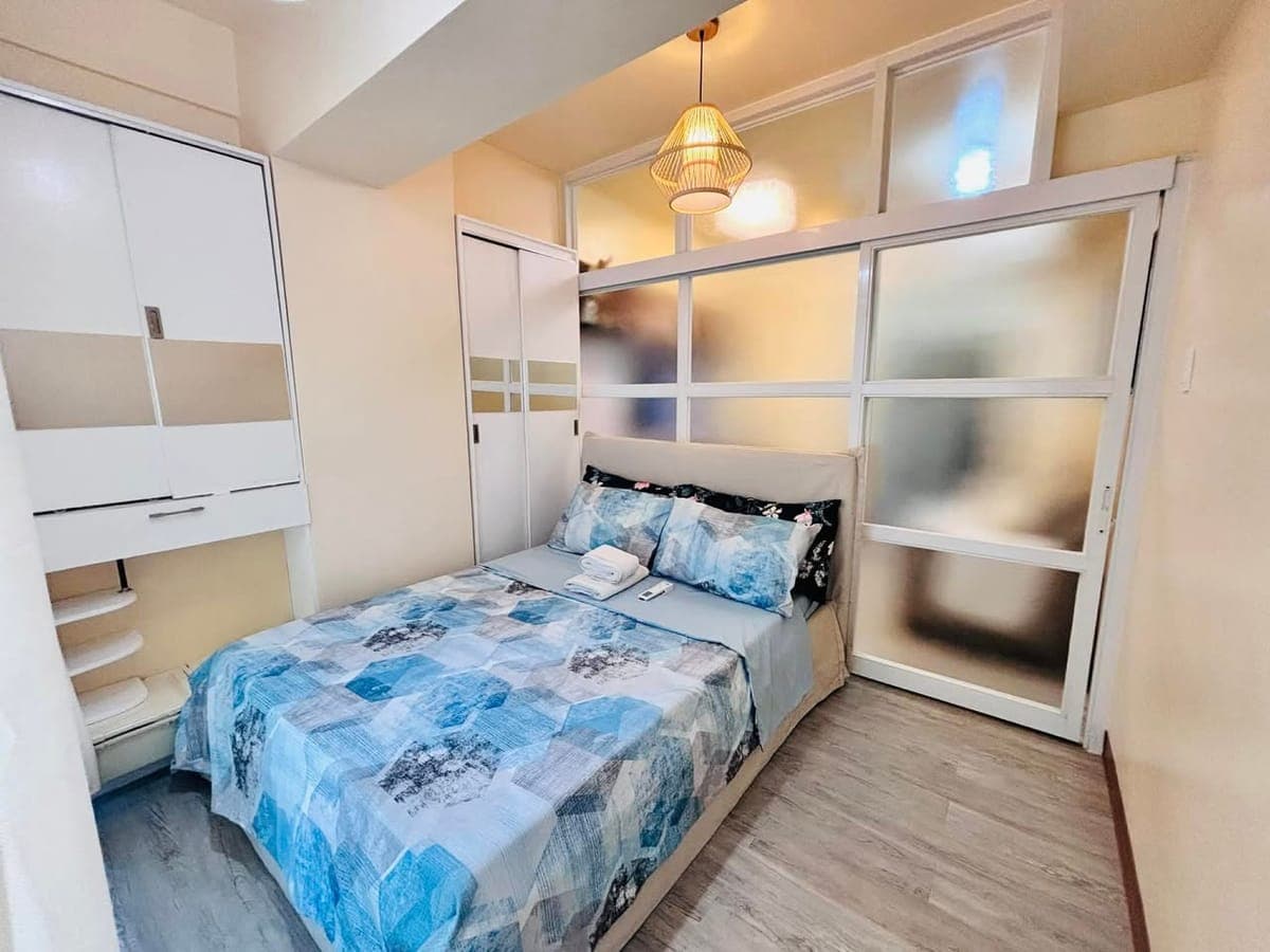 1 Bedroom For Rent! - photo 2