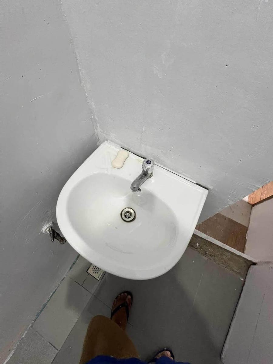 House for rent po location CAA Aratelis St. 7k a month. Thank you - photo 4