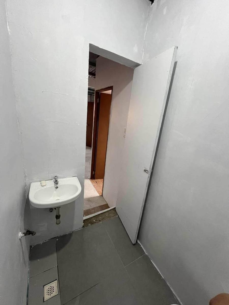 House for rent po location CAA Aratelis St. 7k a month. Thank you - photo 5