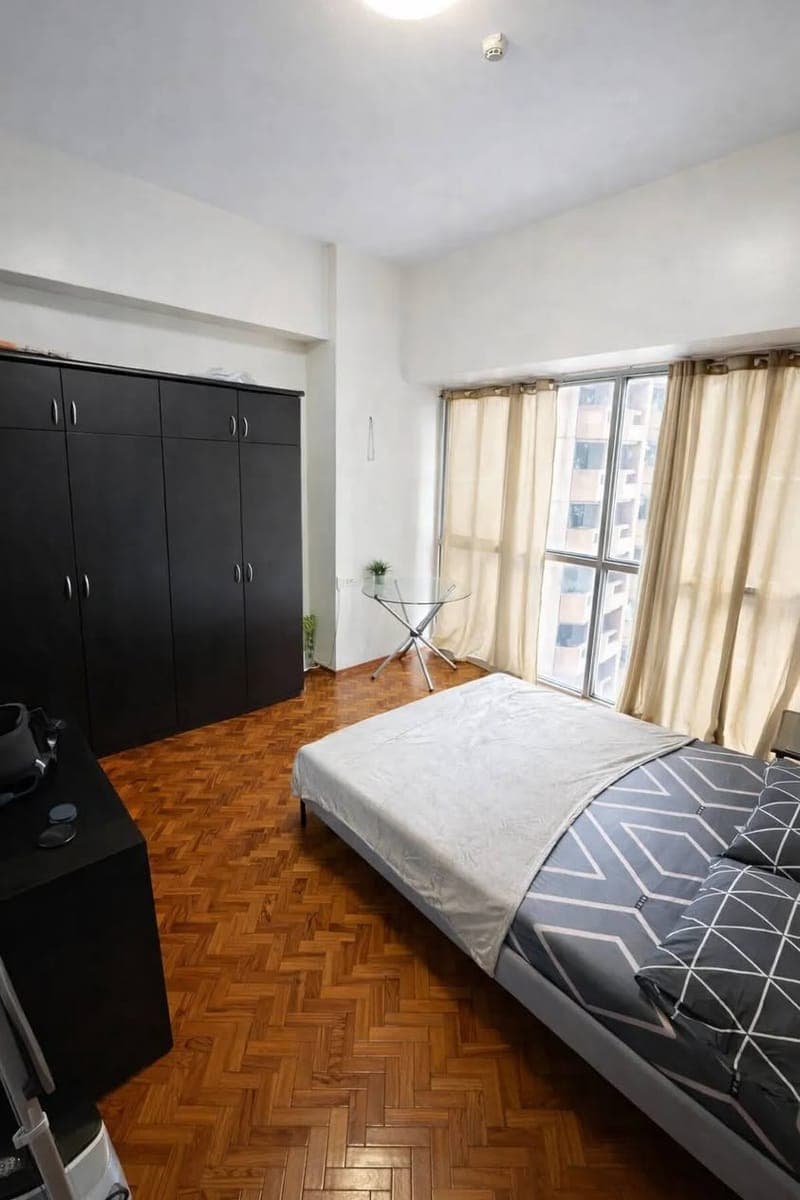 2BR Big Cut Unit w/ Balcony - photo 5