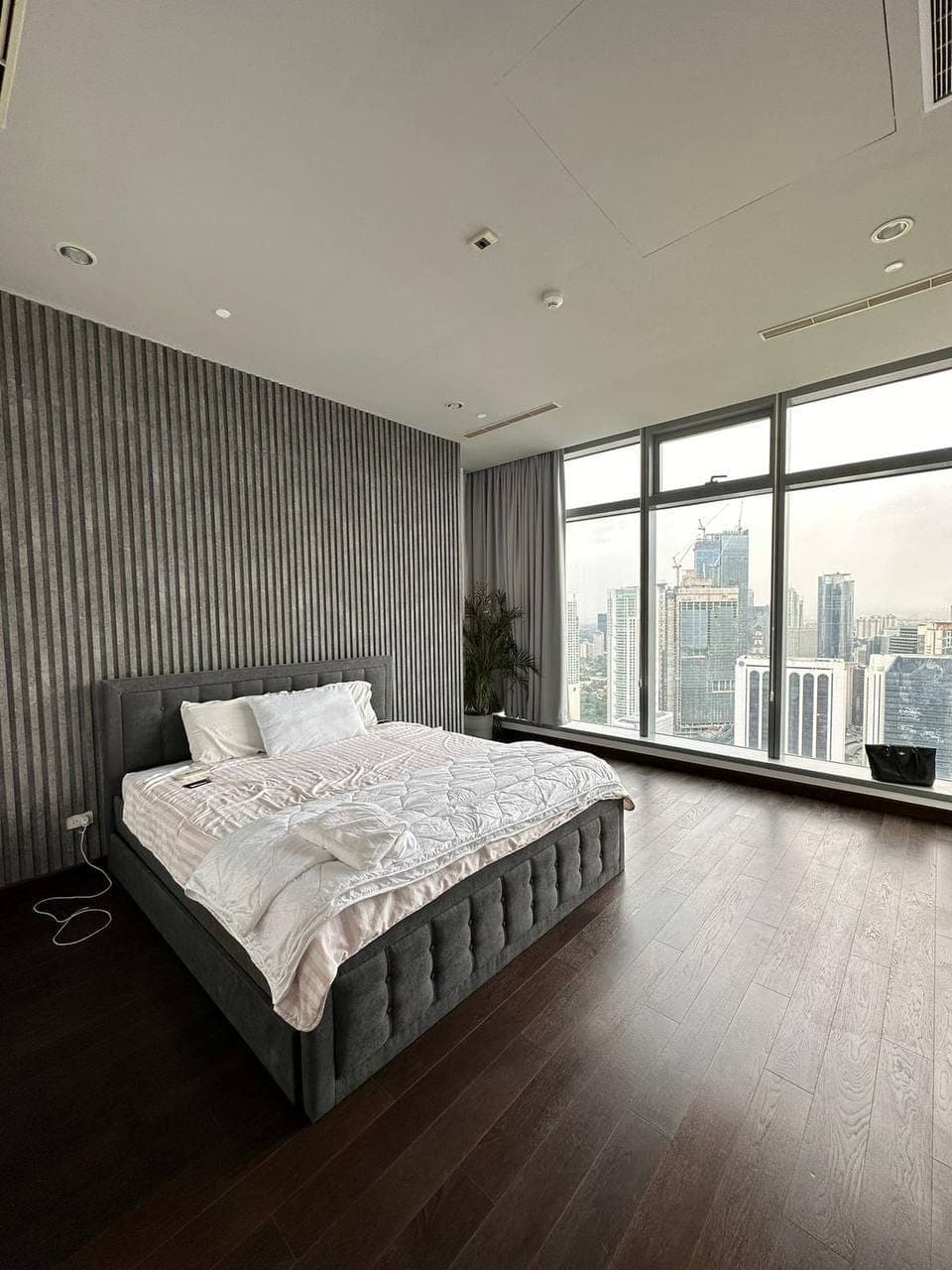 🏡For Rent/Lease Trump Tower Makati City - photo 4