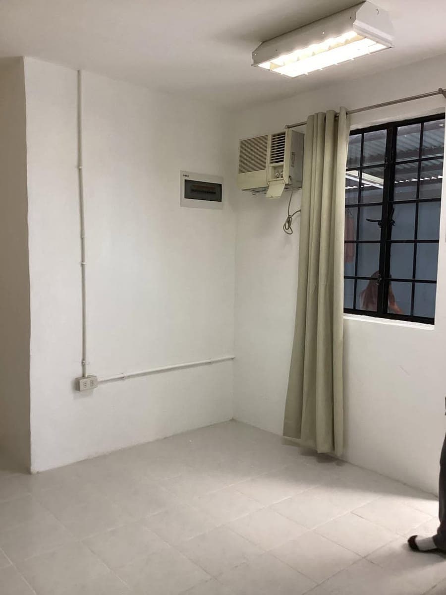 5k for rent in poblacion, makati LF: 1 Female Replacement - photo 2