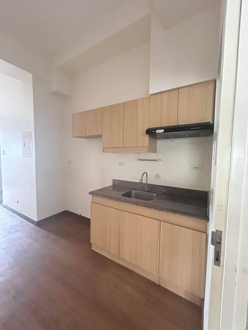 Infina Towers - 1BR for Rent - photo 1