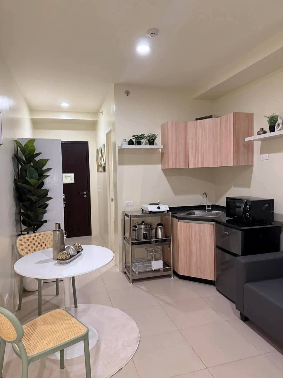 🔑 FOR RENT: ₱18,000 inclusive assoc dues ❗️ - photo 2