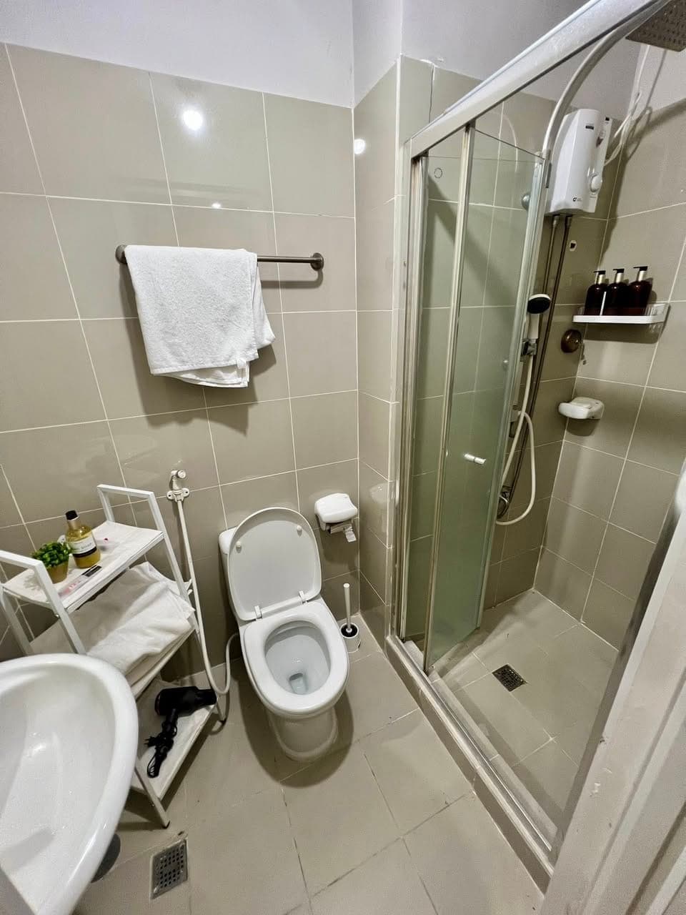 Grass Studio Unit for rent! - photo 4